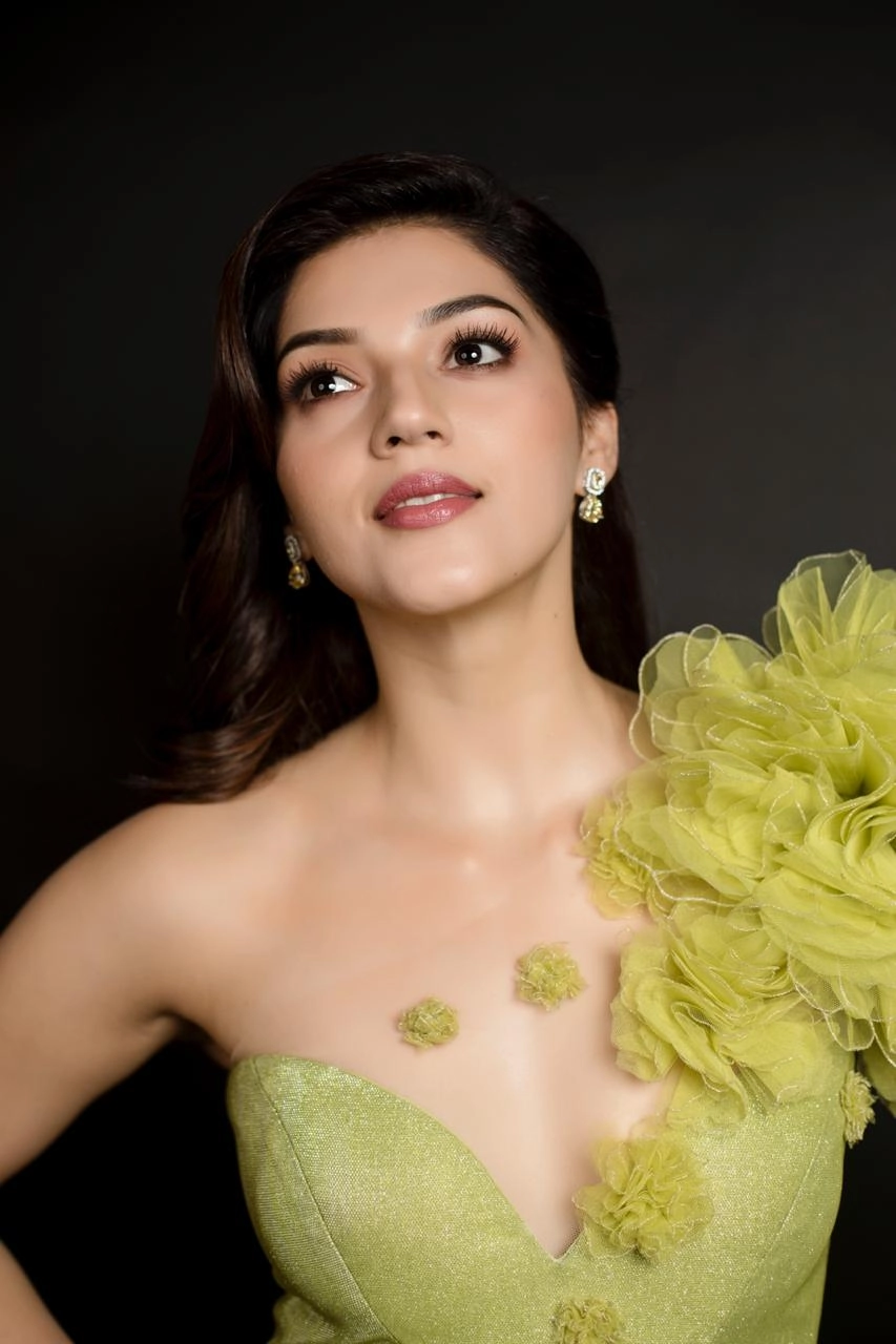 Mehreen Kaur ( Mehreen Pirzada )