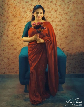 Actress Anu Sithara Photoshoot Images