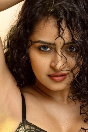 Actress Apsara Rani Latest Hot Photos