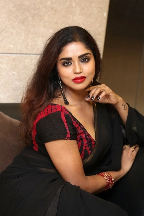 Actress Karunya Chowdary In Black Saree Sexy Stills