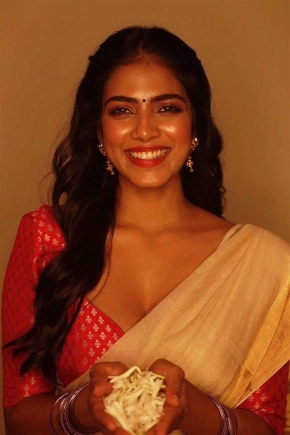 Actress Malavika Mohanan Saree Photos