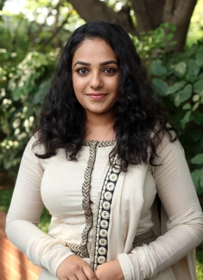 Actress Nithya Menon Photo Gallery Movie Stills Hd Photos