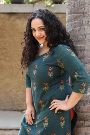 Actress Nithya Menon Photo Gallery Movie Stills Hd Photos