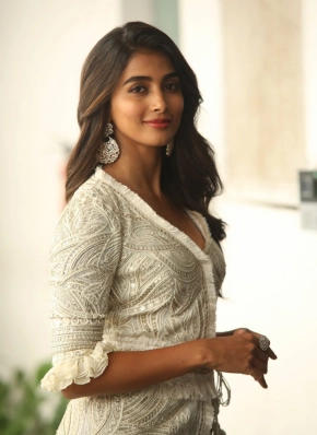 Actress Pooja Hegde Photos