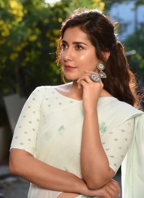 Actress Raashi Khanna Looks Awesome In Saree Photoshoot