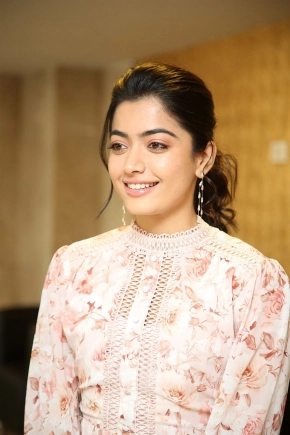 Actress Rashmika Mandanna New Pics