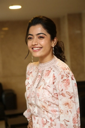 Actress Rashmika Mandanna New Pics