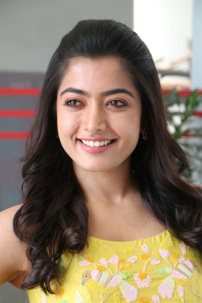 Actress Rashmika Mandanna New Pics