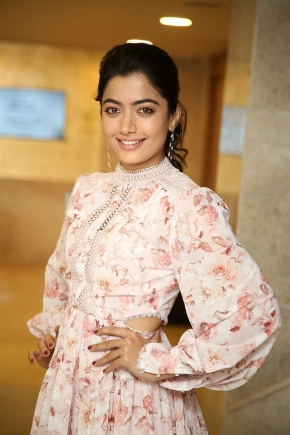 Actress Rashmika Mandanna New Pics