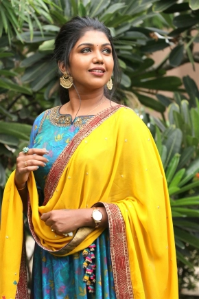 Actress Riythvika Latest Photos