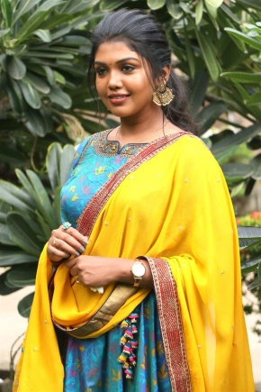 Actress Riythvika Latest Photos