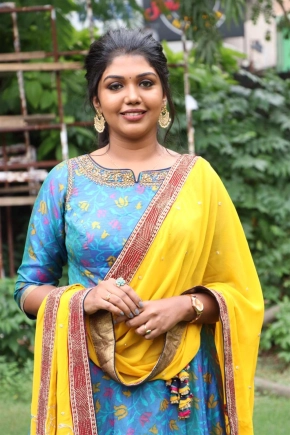 Actress Riythvika Latest Photos