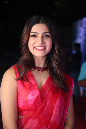 Actress Samantha Akkineni In Red Saree New Pics