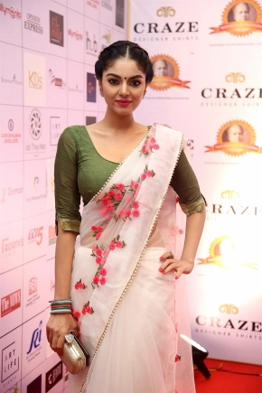 Actress Sanam Shetty Saree Photos