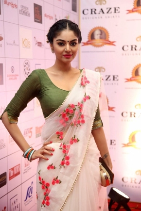 Actress Sanam Shetty Saree Photos