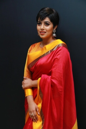 Actress Shamna Kasim (Poorna) In Red Saree Stills