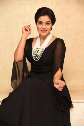 Actress Shamna Kasim (Poorna) Latest Photos