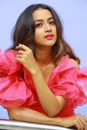 Actress Shruti Shetty Photos