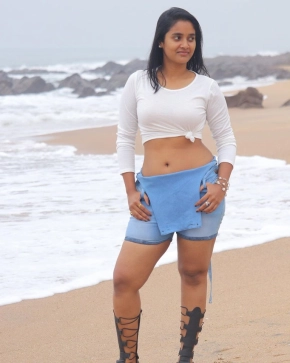 Actress Soumya Shetty Hot Photos