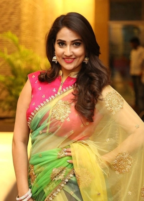 Anchor Manjusha Rampalli Hot Saree Photos