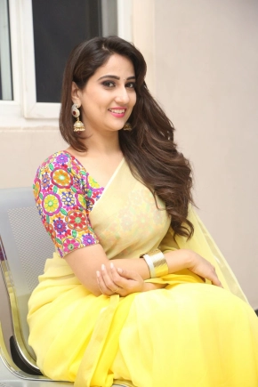 Anchor Manjusha Rampalli In Yellow Saree Photo Gallery