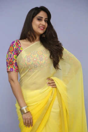 Anchor Manjusha Rampalli In Yellow Saree Photo Gallery