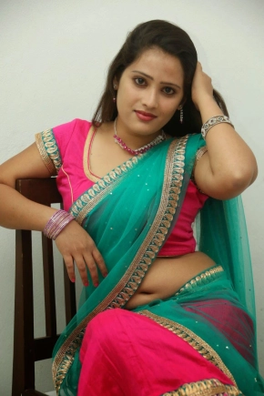 Anusha Hot Saree Photos