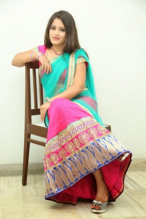 Anusha Hot Saree Photos