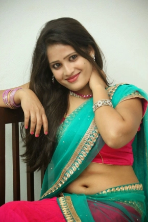 Anusha Hot Saree Photos