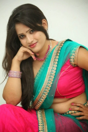 Anusha Hot Saree Photos