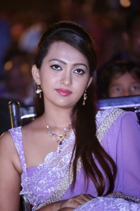 Ester Noronha Glamorous in saree Photos