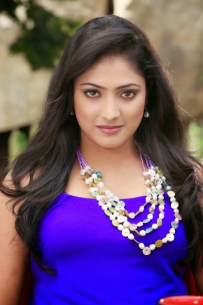 Haripriya New Hot Stills