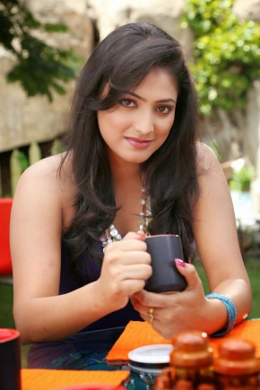 Haripriya New Hot Stills