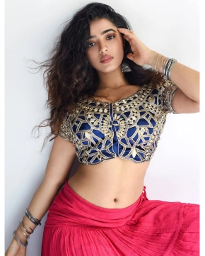 Ketika Sharma Hot Stills