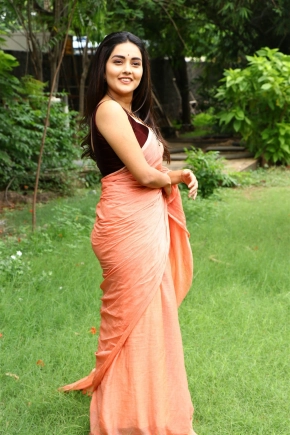 Mahamuni Actress Mahima Nambiar Saree Pics