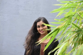 Meenakshi Madhuraghavan 12 Photos