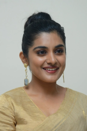 Nivetha Thomas Hot In Saree