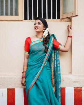 Parvathy Somanath Hot Saree Pics