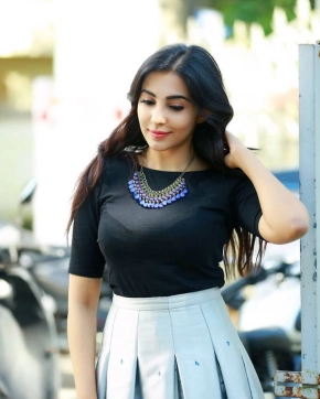 Parvatii Nair Hot 60 Photos Gallery