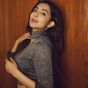 Parvatii Nair Hot 60 Photos Gallery