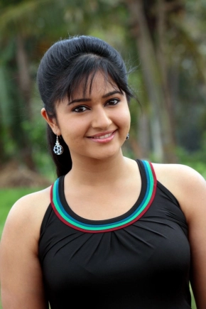 Poonam Bajwa Hot and Sexy 100 Stills Gallery