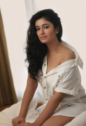 Poonam Bajwa Hot and Sexy 100 Stills Gallery