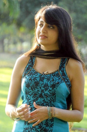 Poonam Kaur Photos