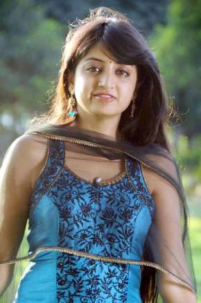 Poonam Kaur Photos