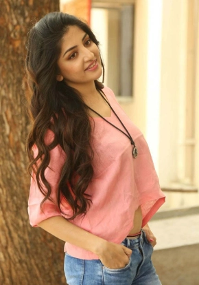 Poonam Kaur Hot Photo Gallery Heroine Poonam Cute Stills