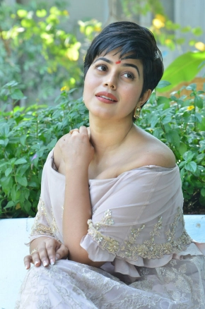 Poorna Actress Instagram Photos Poorna Latest Photos Hd