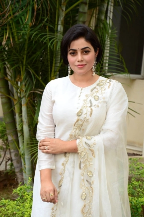 Poorna Actress Instagram Photos Poorna Latest Photos Hd