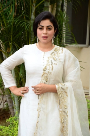 Poorna Actress Instagram Photos Poorna Latest Photos Hd