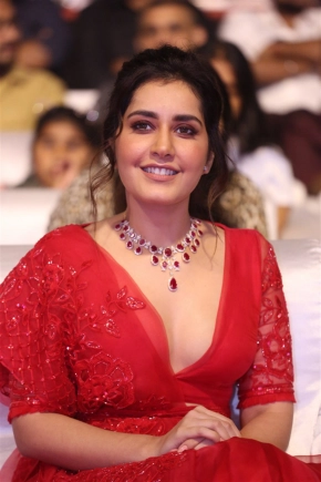 Raashi Khanna Hot Photos