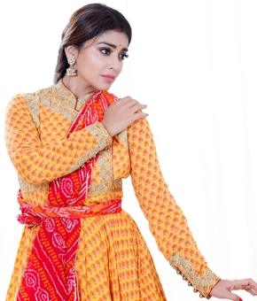 Shriya Saran Latest Dance Photos